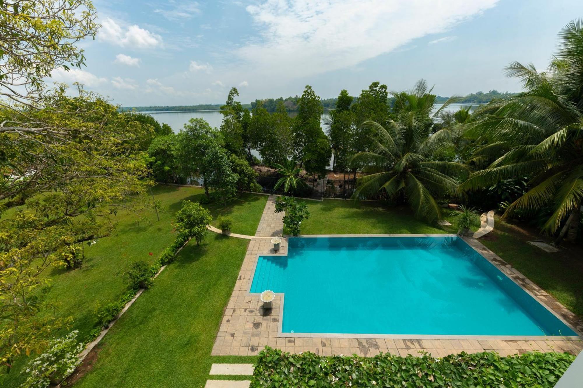 Arahtis Lake Villa Hikkaduwa Exterior foto
