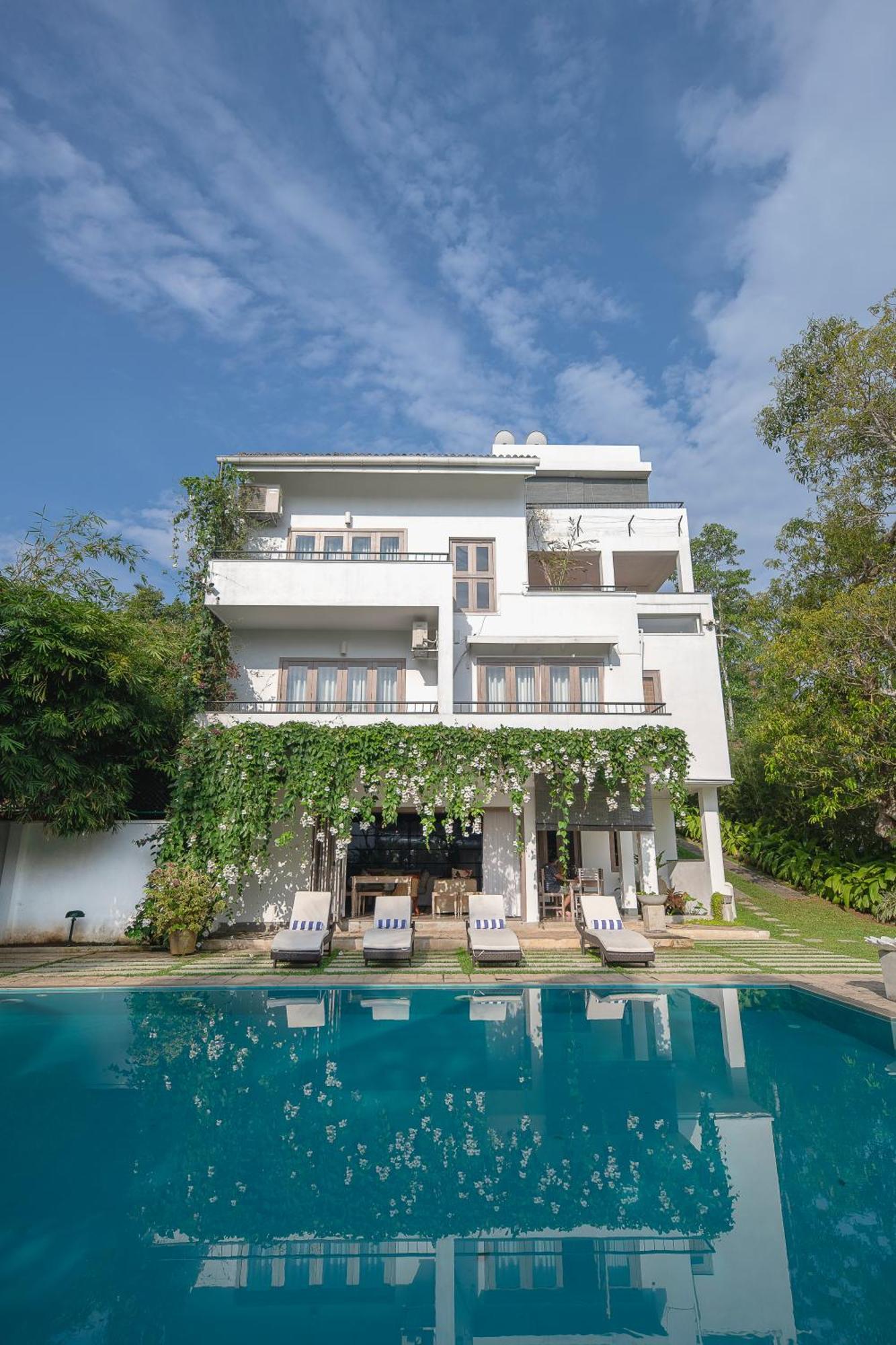 Arahtis Lake Villa Hikkaduwa Exterior foto